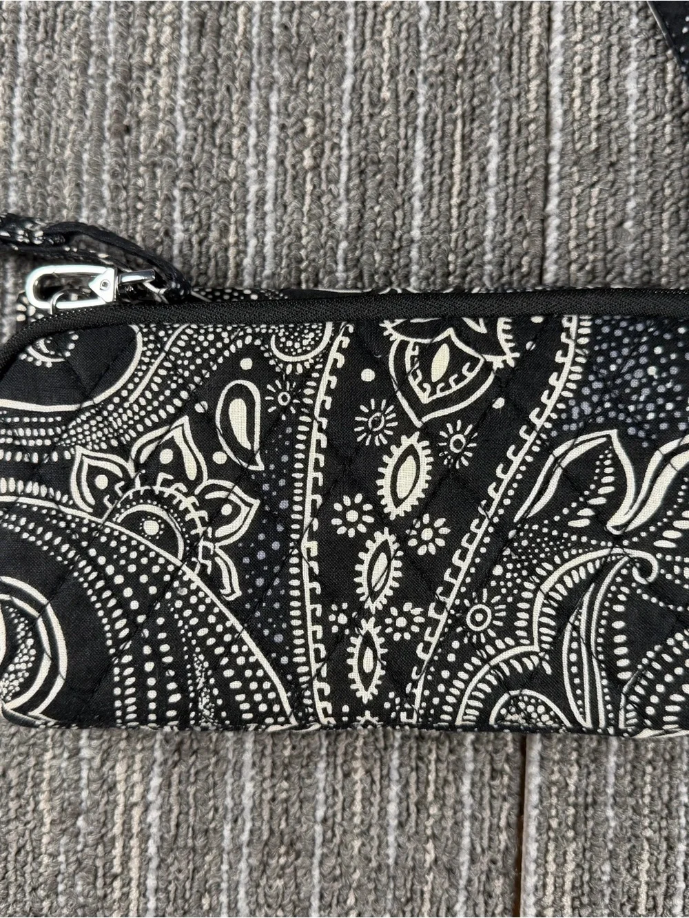Vera Bradley 3-in-1 Crossbody Wallet Quilted In Retired Stellar Paisley Pattern